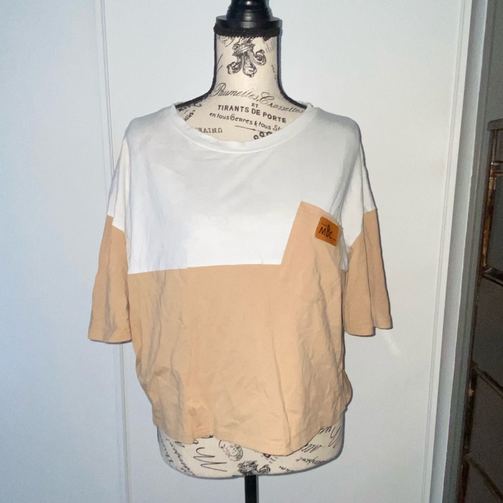 Short Sleeve, Cozy Material, Tan & White